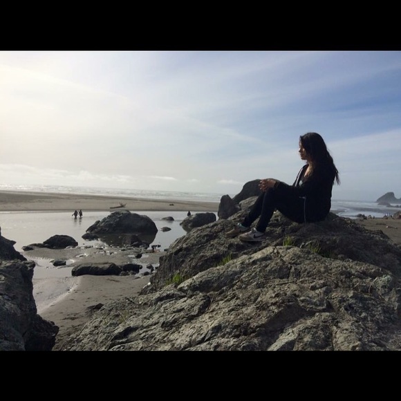 MEET YOUR SELLER ๐ - Picture 6 of 6